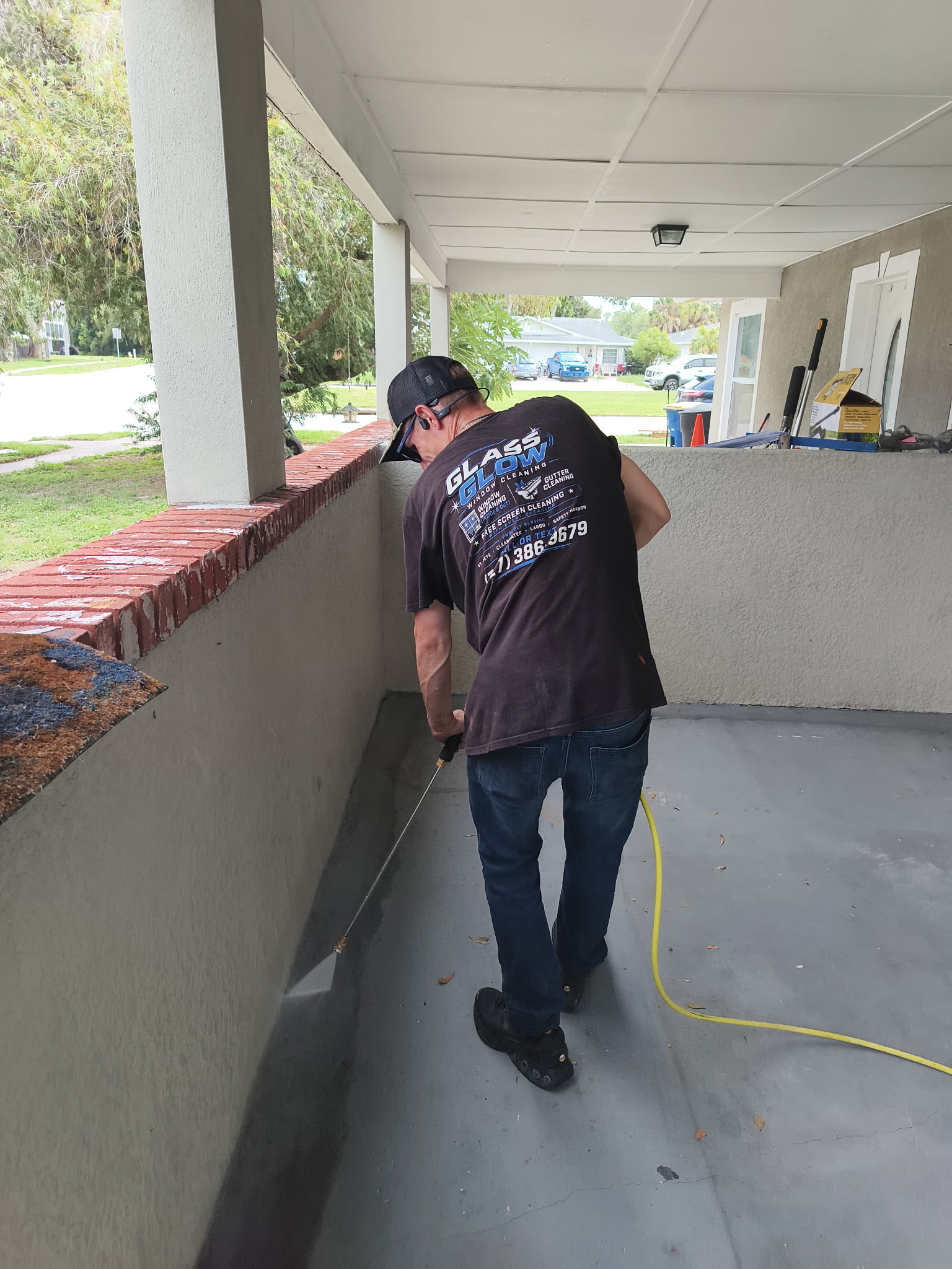 Surface cleaning a driveway in Clearwater, Florida